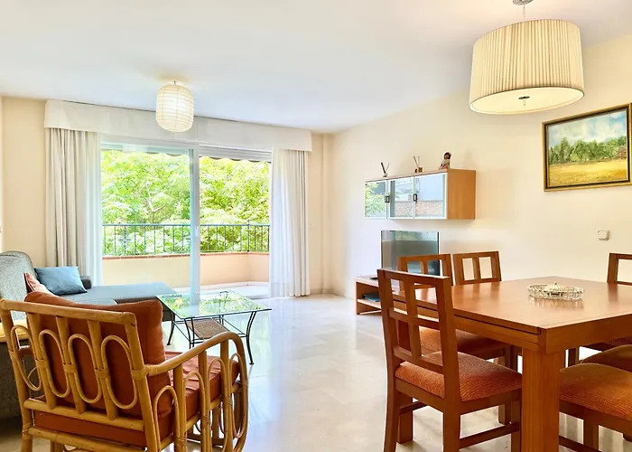 Center Ii - Eaw Homes Apartment